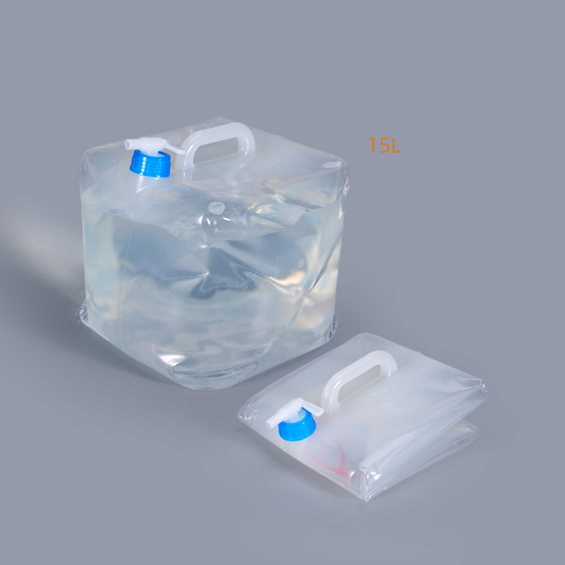 Collapsible water container with tap