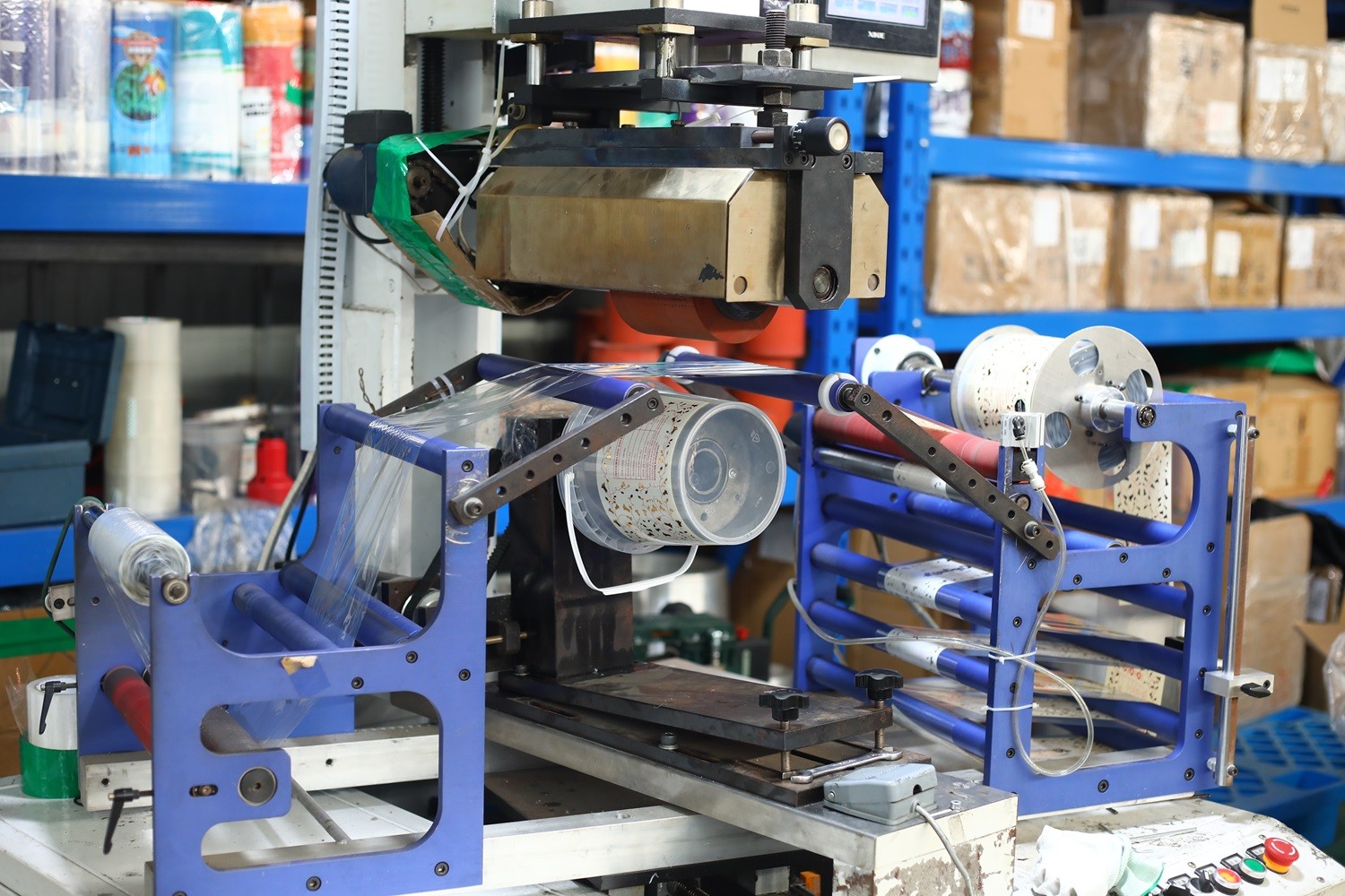 IML screen printing and heat transfer decoration for plastic packaging