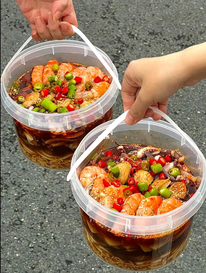 plastic-buckets-for-seafood-packaging.jpg