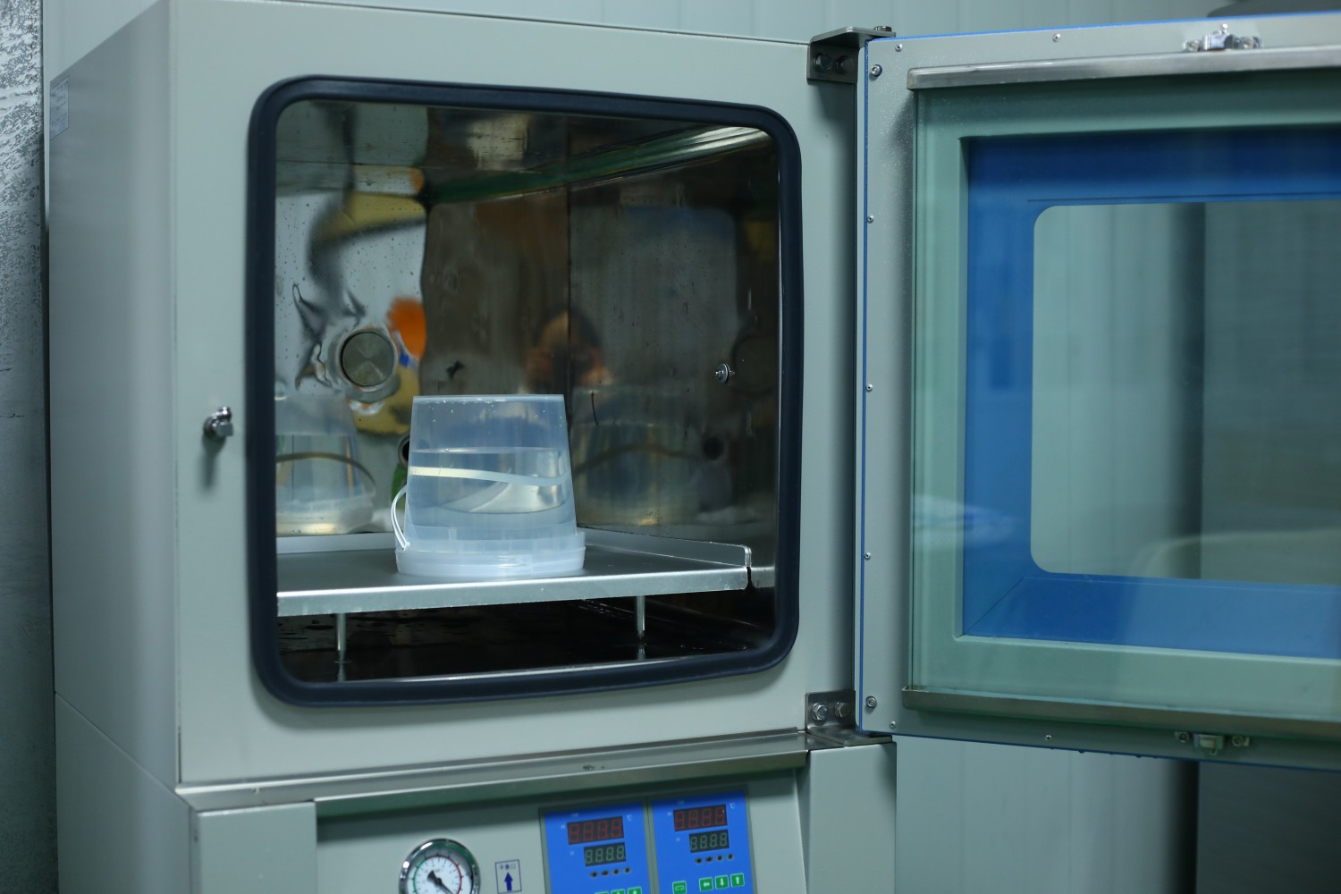 Plastic packaging quality inspection and leak testing